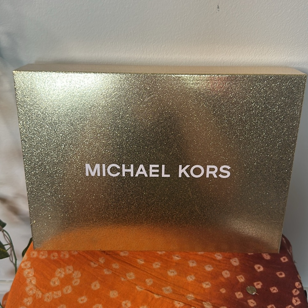Michael Kors Adjustable Belt Bag Gift Set NWT In Box Black Grey Silver Hardware - Picture 4 of 5